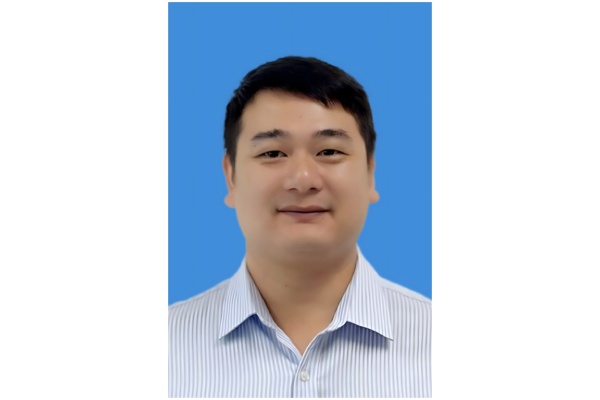 江建华 党总支书记